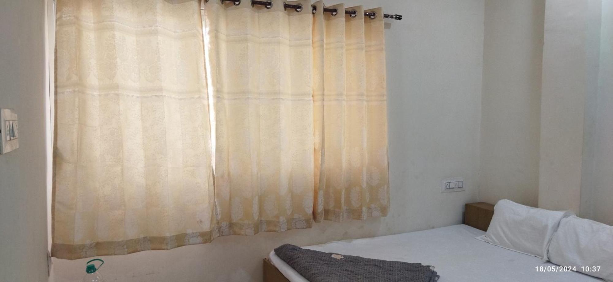 Shree Gajlaxmi Hotel Walking Distance From Mahakaleswar Ujjain Zewnętrze zdjęcie
