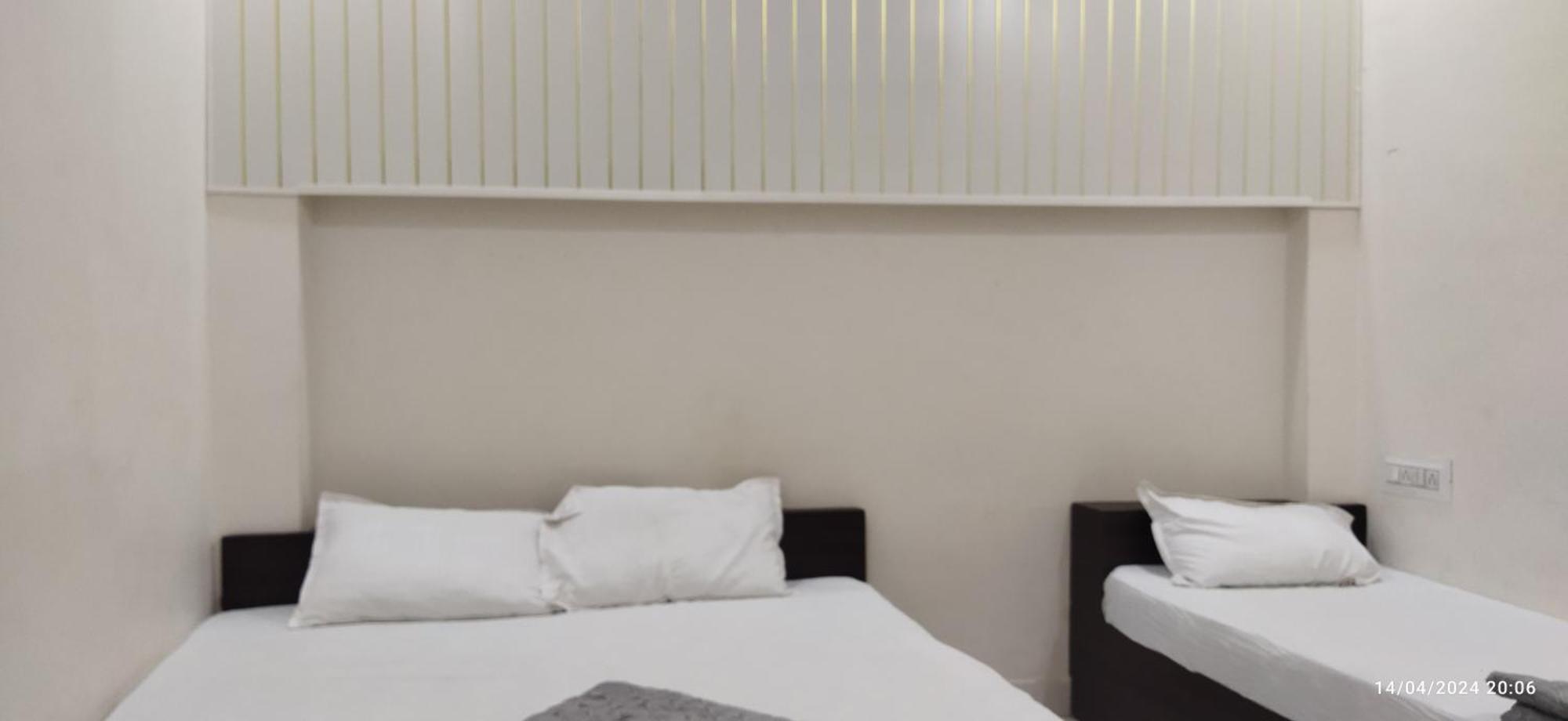 Shree Gajlaxmi Hotel Walking Distance From Mahakaleswar Ujjain Zewnętrze zdjęcie