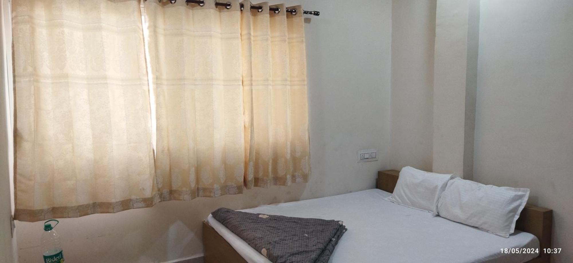 Shree Gajlaxmi Hotel Walking Distance From Mahakaleswar Ujjain Zewnętrze zdjęcie