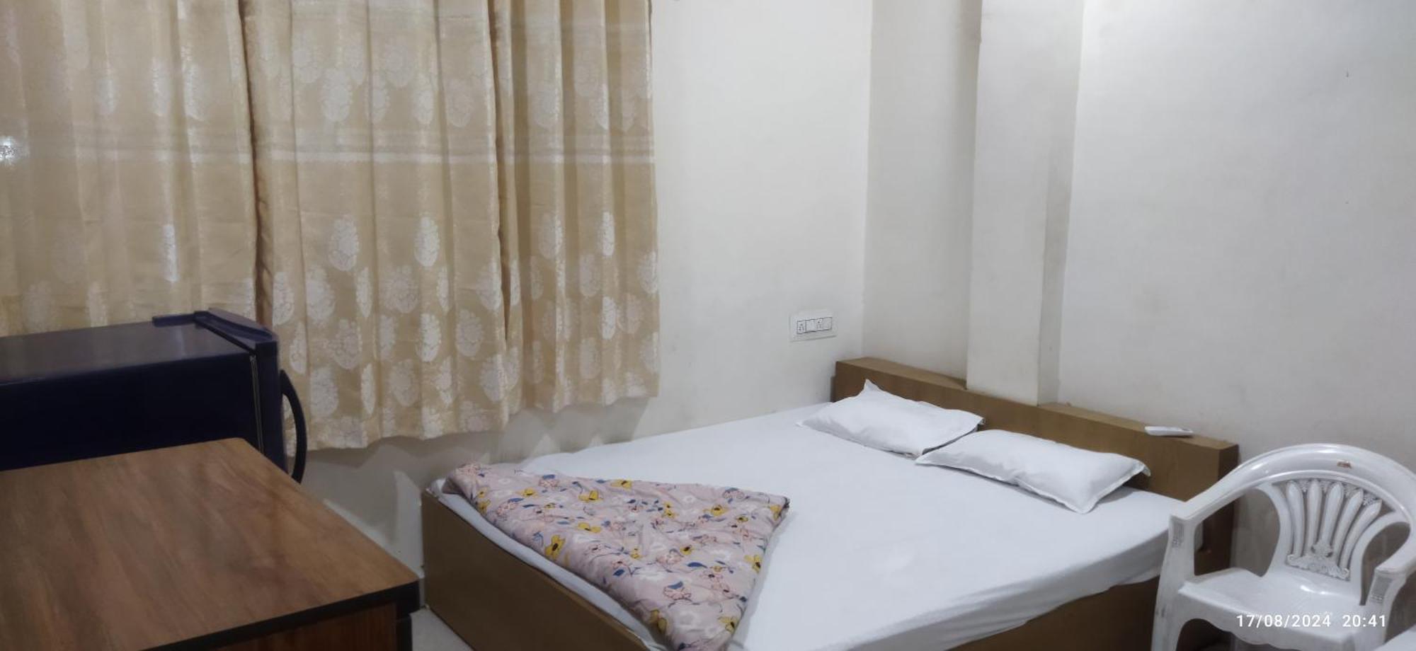 Shree Gajlaxmi Hotel Walking Distance From Mahakaleswar Ujjain Zewnętrze zdjęcie